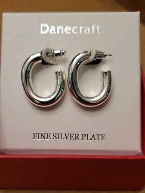Danecraft Fine Silver Plated Oval-Shaped Hoop Earrings.Posts/push Backs